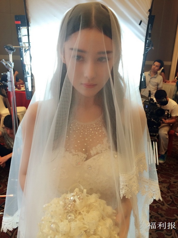 小恶魔桥本环奈送出圣诞祝福 不愧是千年一遇的美女啊