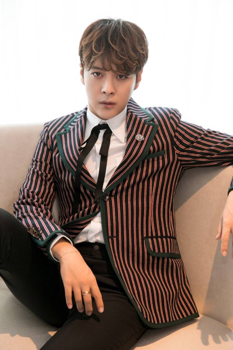 引用 〖七宝酥《光线宅女》成功签约影视〗 徐海乔长得太奇怪了 引用