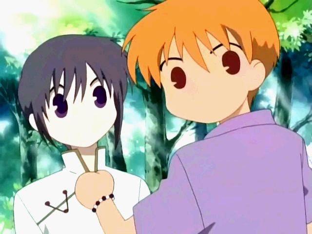 而且他们还有壁咚! 当年太纯洁了完全没发现.