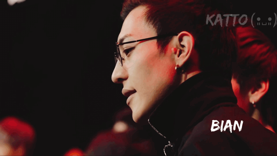 侧颜怎么能少了朗姆首楼这张的动态!