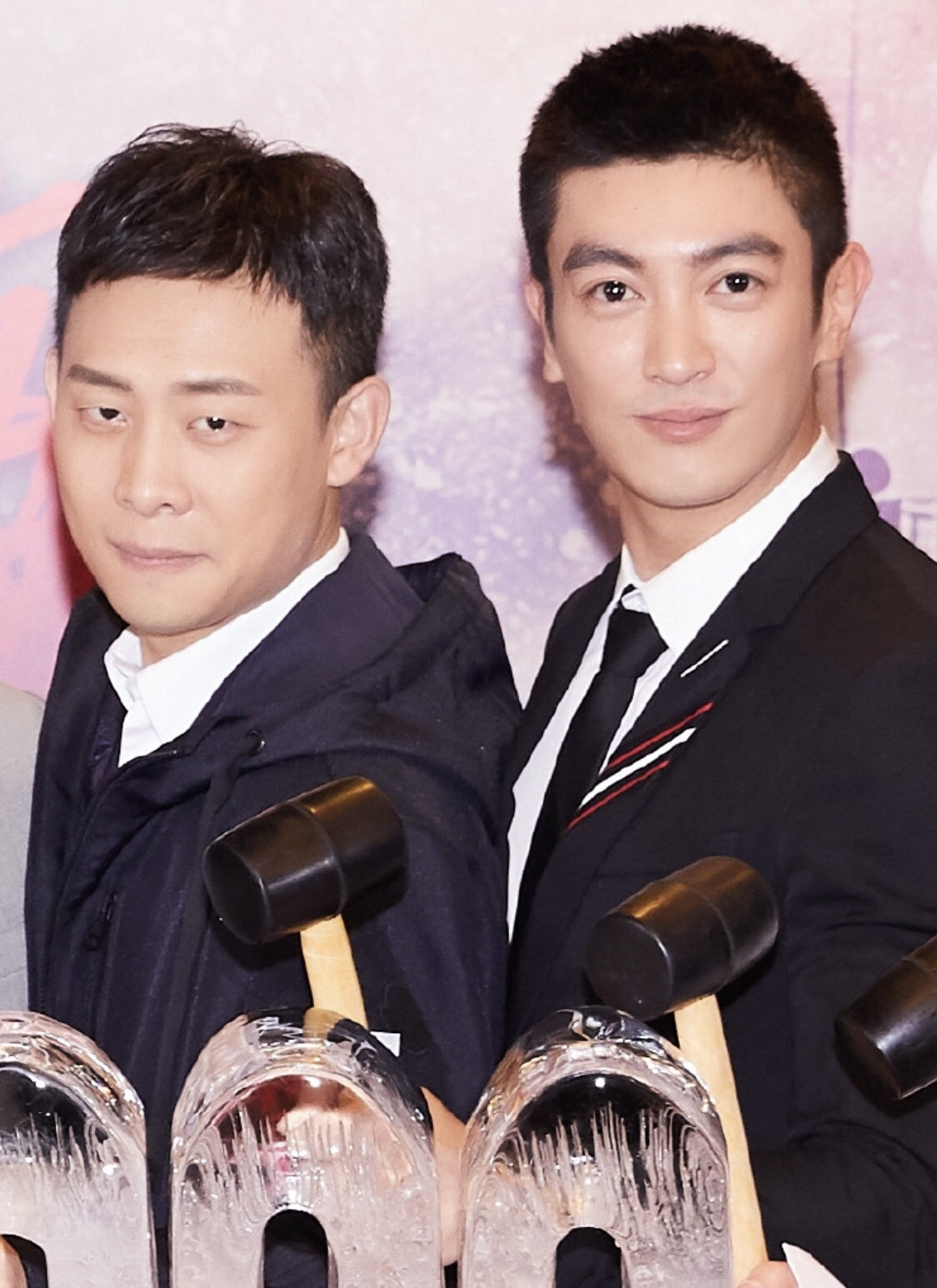 主题:杜江人品不是太好吧,合影也不知道眯点眼睛照顾同事[44]收藏该帖