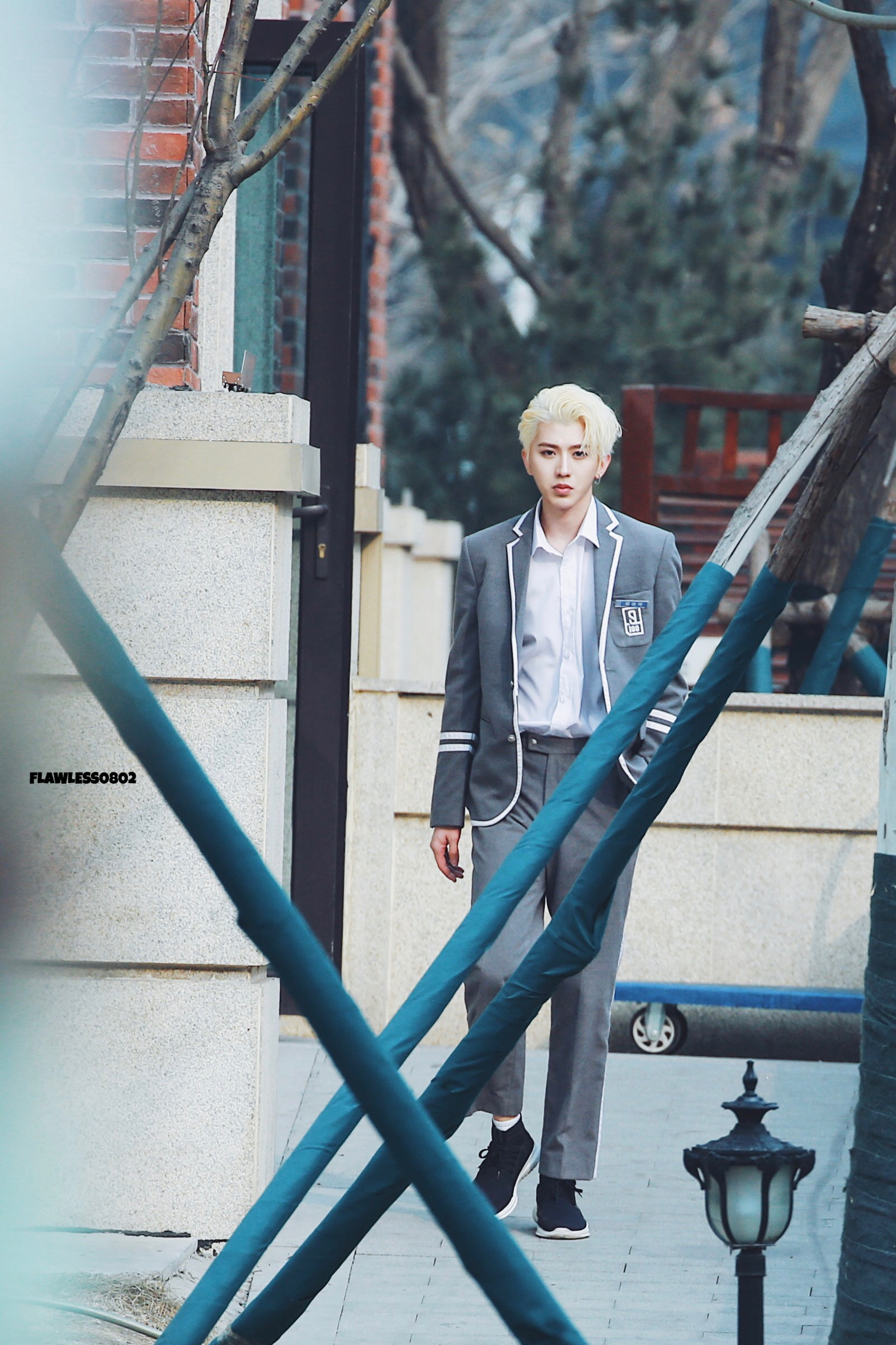 主题:cxk真的是个日抛脸啊,新发型跟前面几期完全是两个人吧!