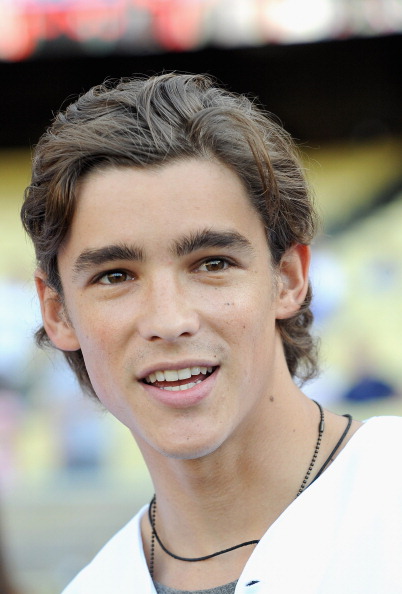 加5鲜肉 布兰顿·思怀兹 布兰顿·思怀兹(brenton thwaites),1989