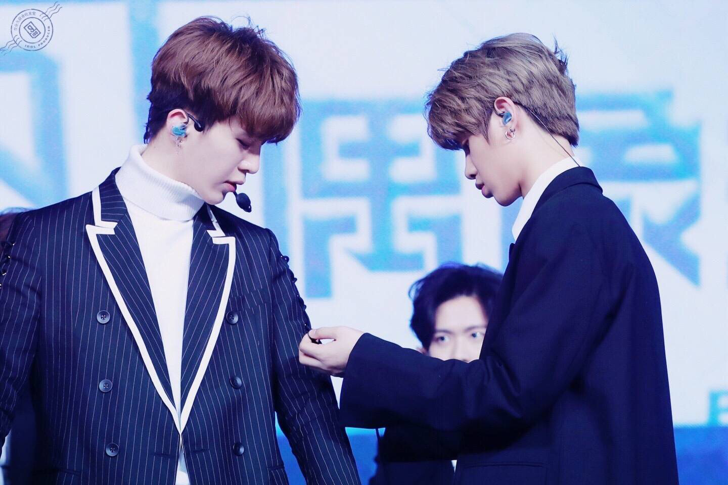 主题不要进来1号楼看到他对我笑了我就知道我也完