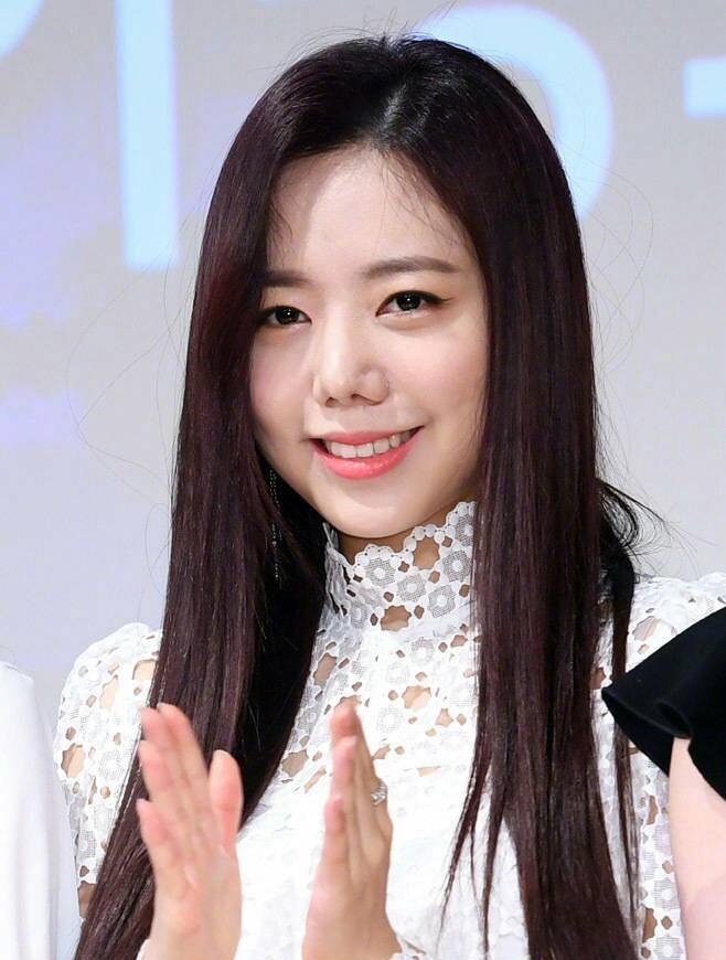 菜一个女团成员整形失败了,为啥鼻子失败整张