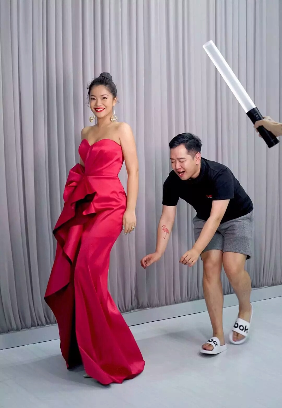 主题:雾草 gogoboi家修图师好棒 把王菊p得真好看[35]收藏该贴已收藏