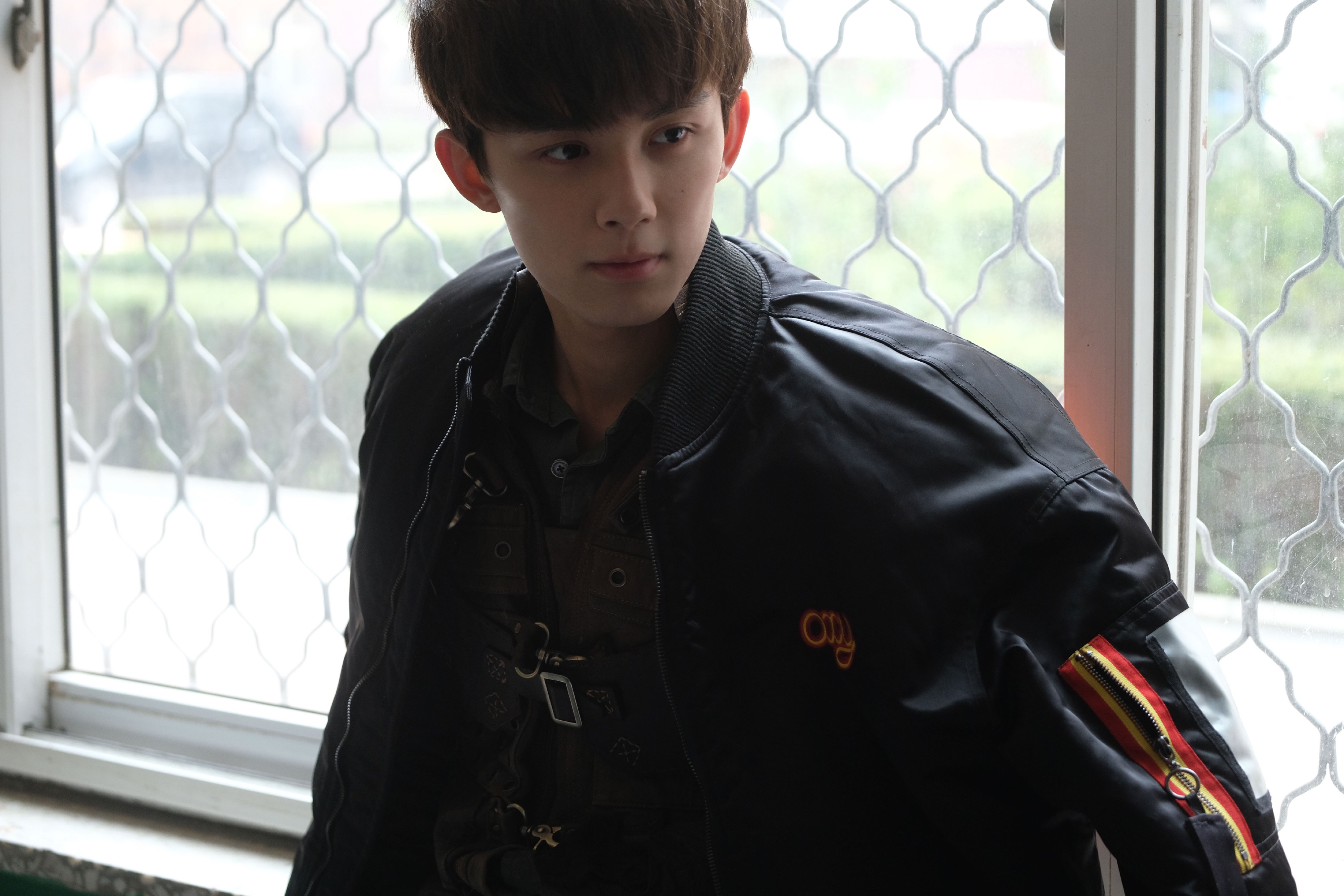 主题:三石风度,今天沙海又更新了,欢迎关心三石颜的