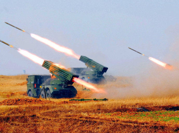 我,我是卑微的菜姐,比较弱小,做不到菜妈这么强悍,我就用火箭炮吧