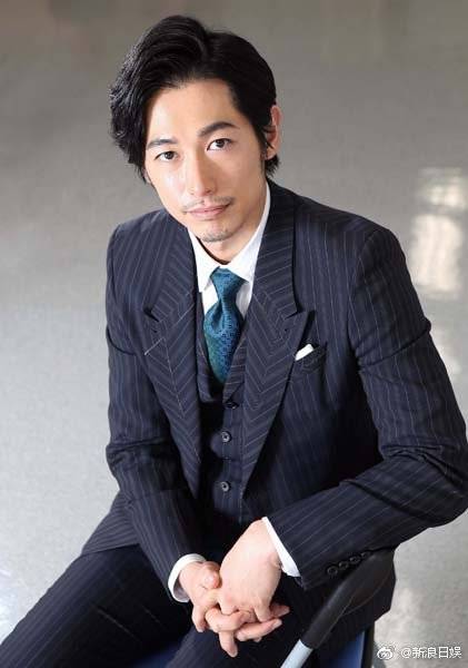 主题:@日圈,o榜第10届日本男性最想长成他们的样子top10,竹野内丰登顶