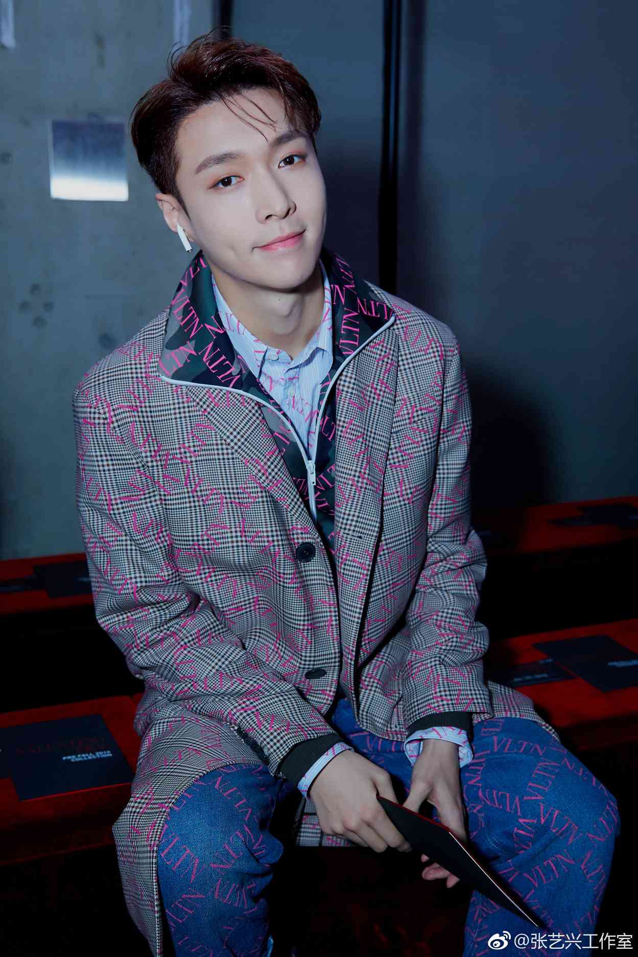 =|17fdbcb9于2018-11-27 20:33:30留言☆☆☆  引用 〖岛頔《笼中月》