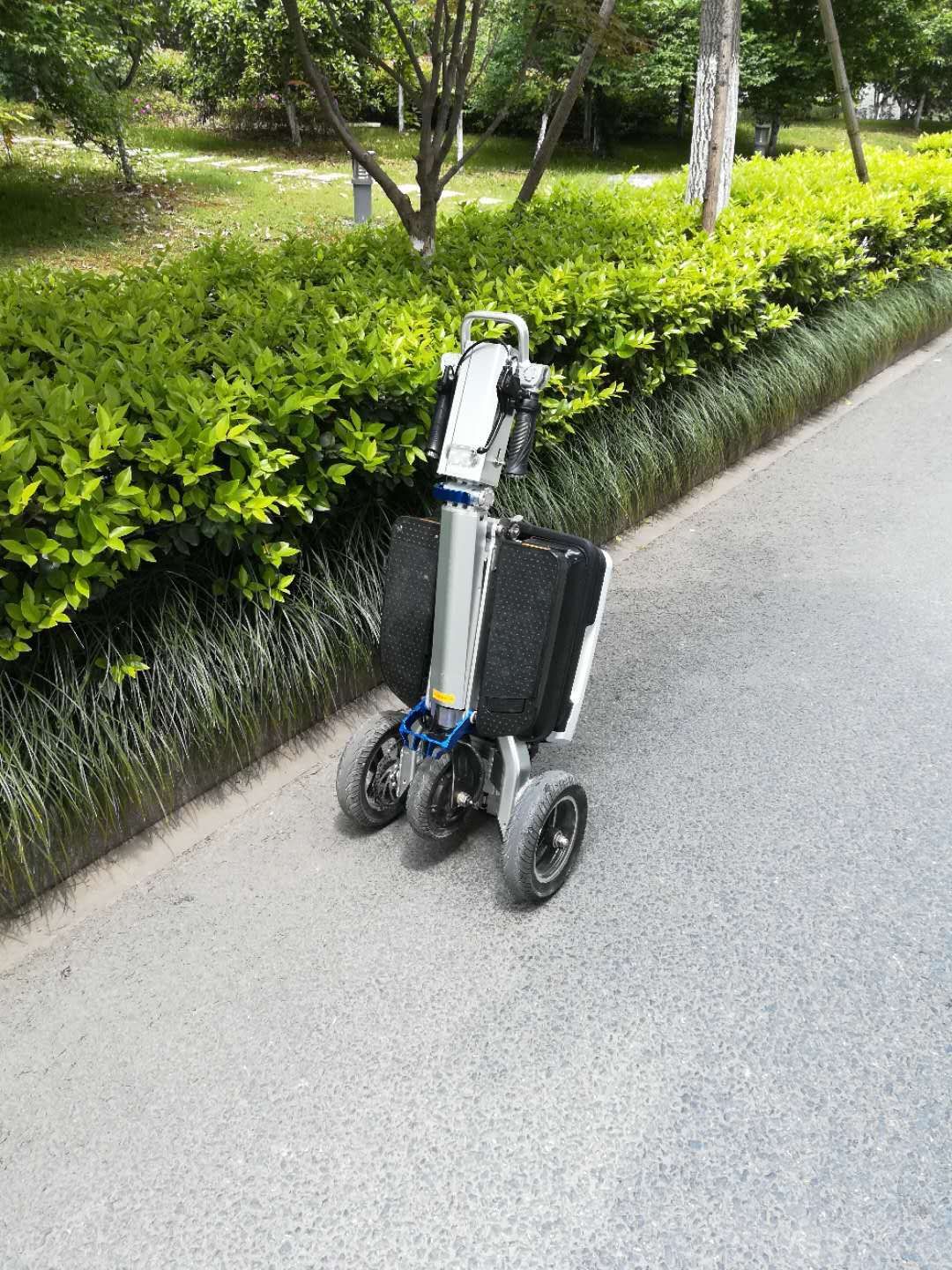 three wheel electric folding scooter