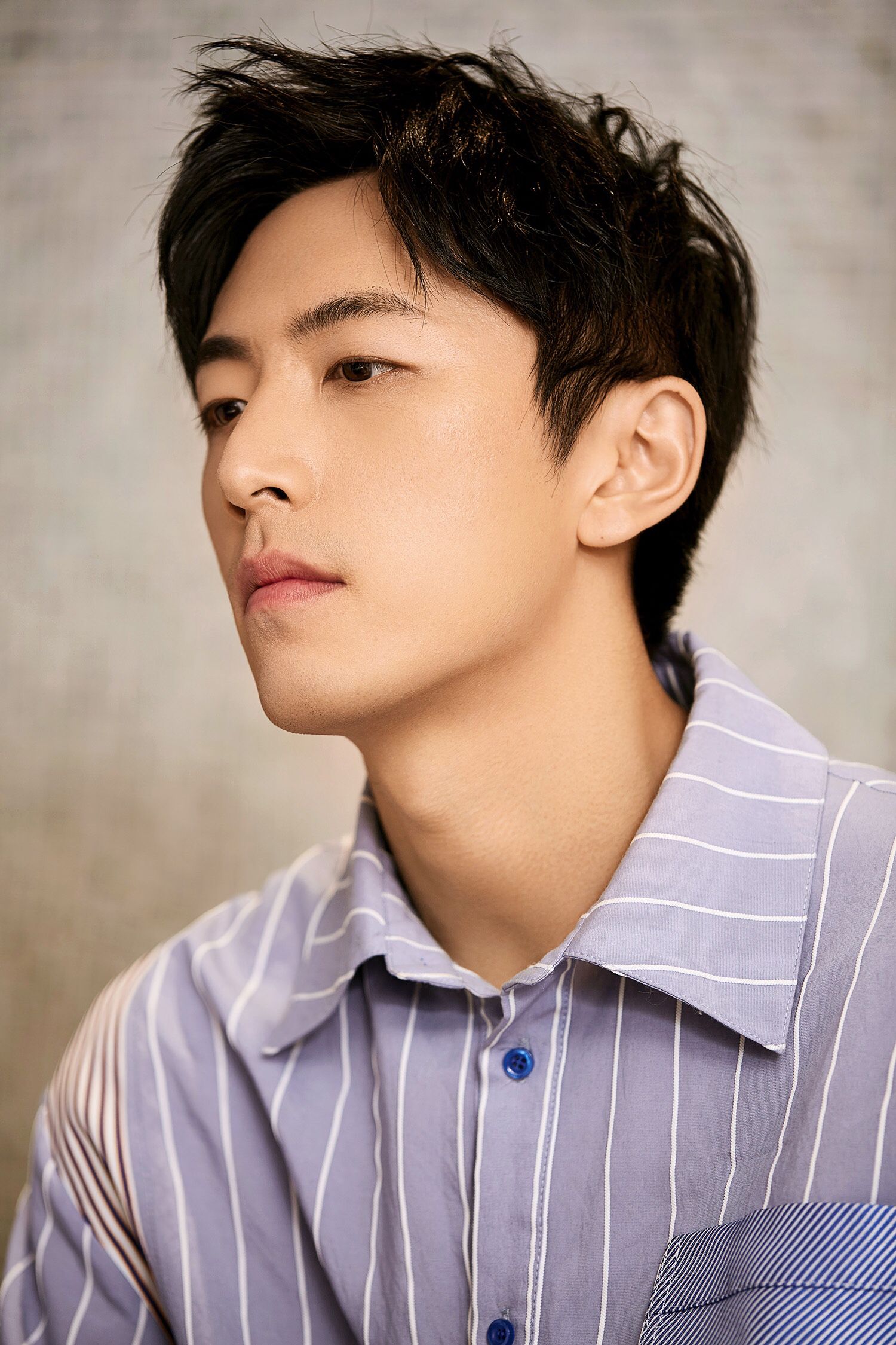 主题:他真的好丑,为什么要跑出来丢人显眼 [75]收藏