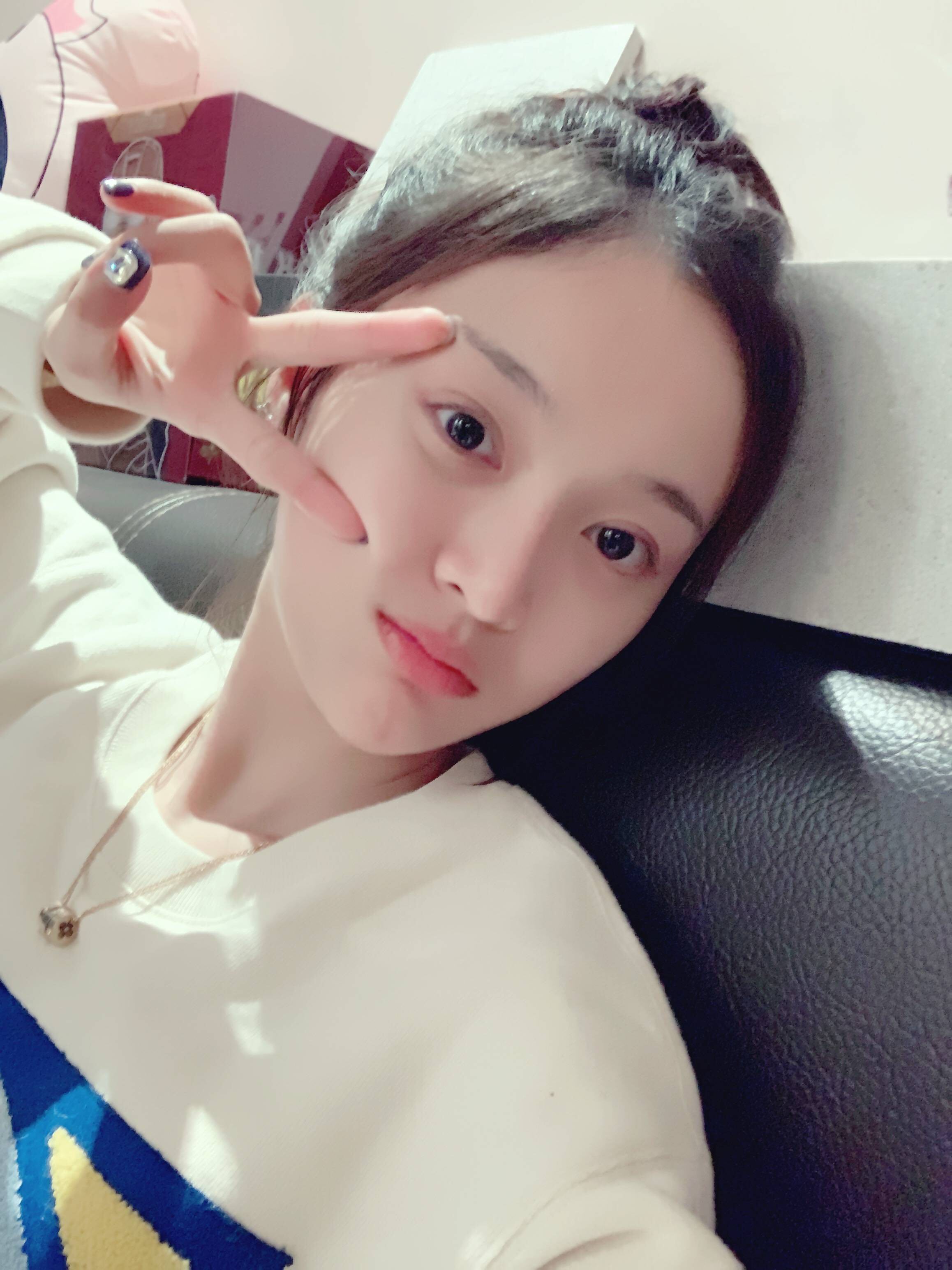 主题:不说是谁你能看得出来这是哪个女明星的素颜?