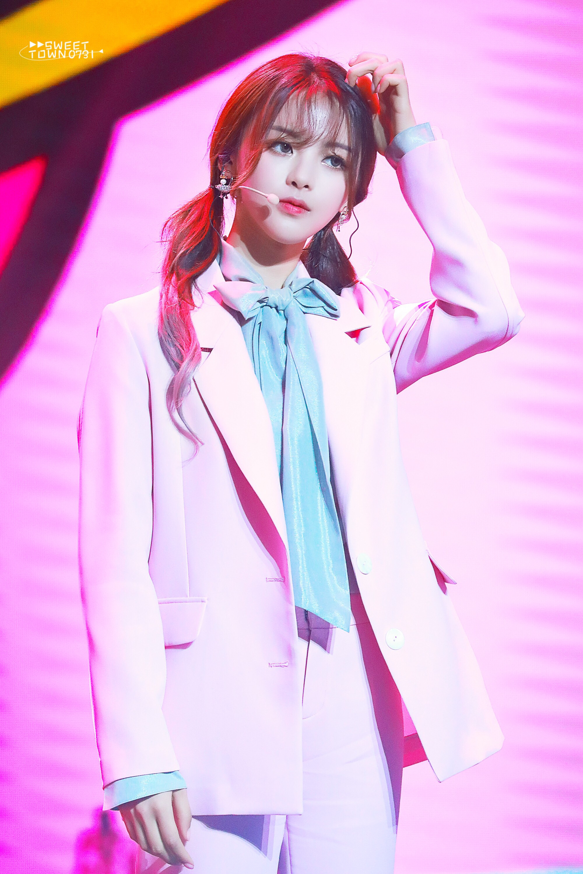 主题:隔壁火箭少女拿百家号看图说话假采访黑杨超越没穿裤子够了没