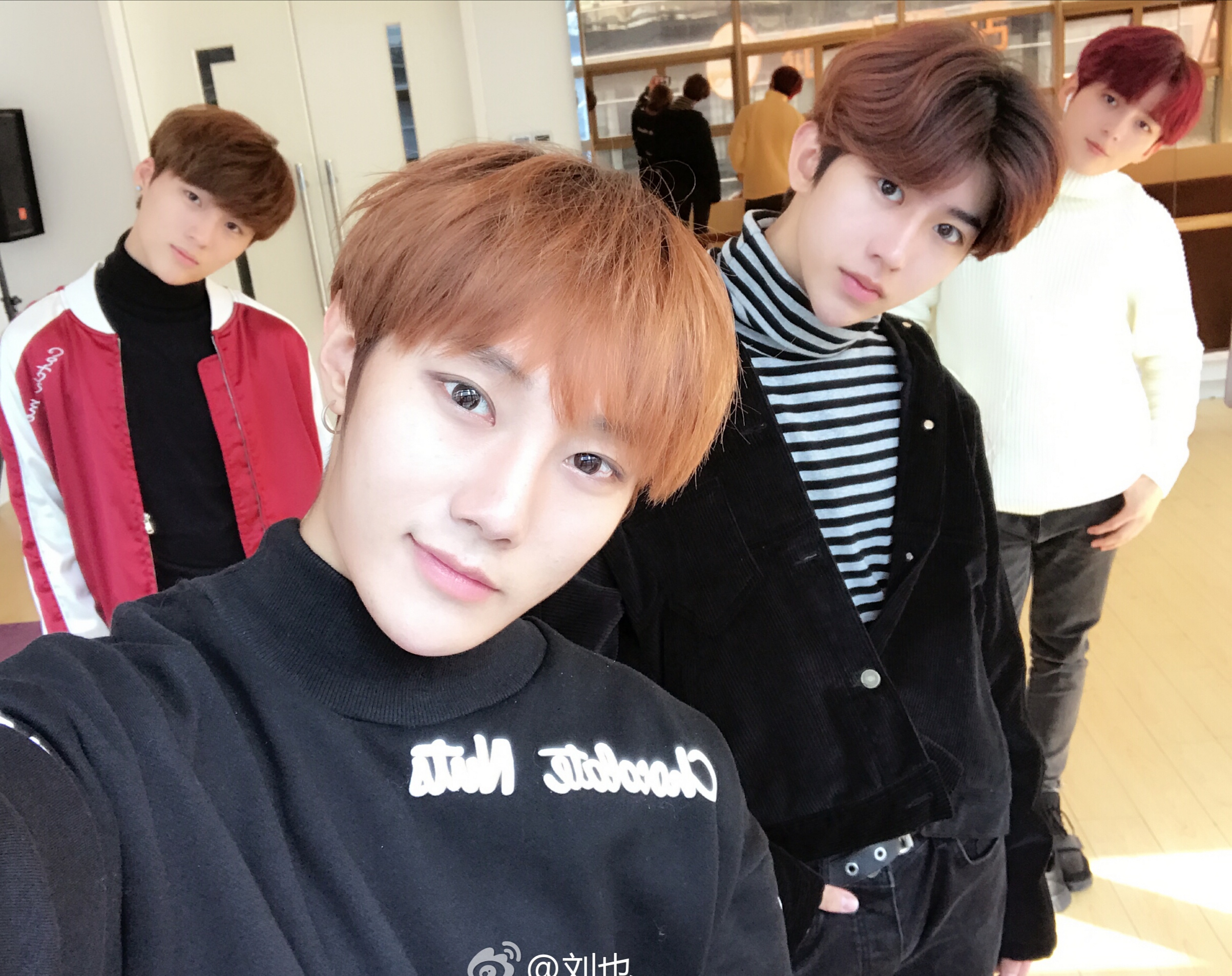 主题:创也有两个cxk前队友啊,刘也和俞更寅[55]收藏该贴已收藏