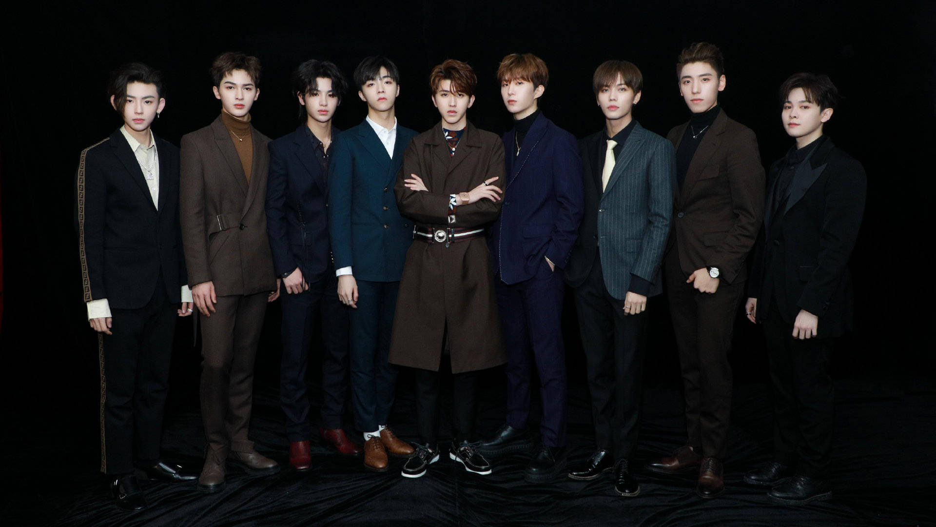 主题:@路人,看看平时在兔区吹艳压众人的巨c,昨天