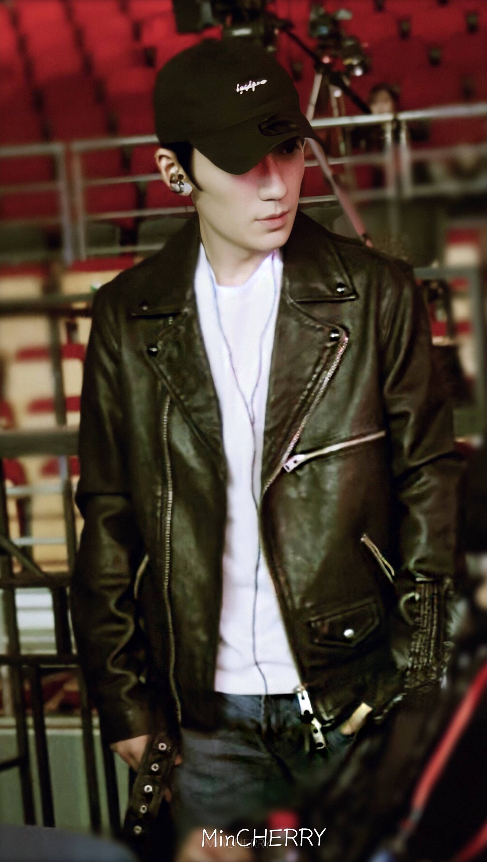 主题:我又来祈祷他转型当歌手了,我真的很喜欢他的