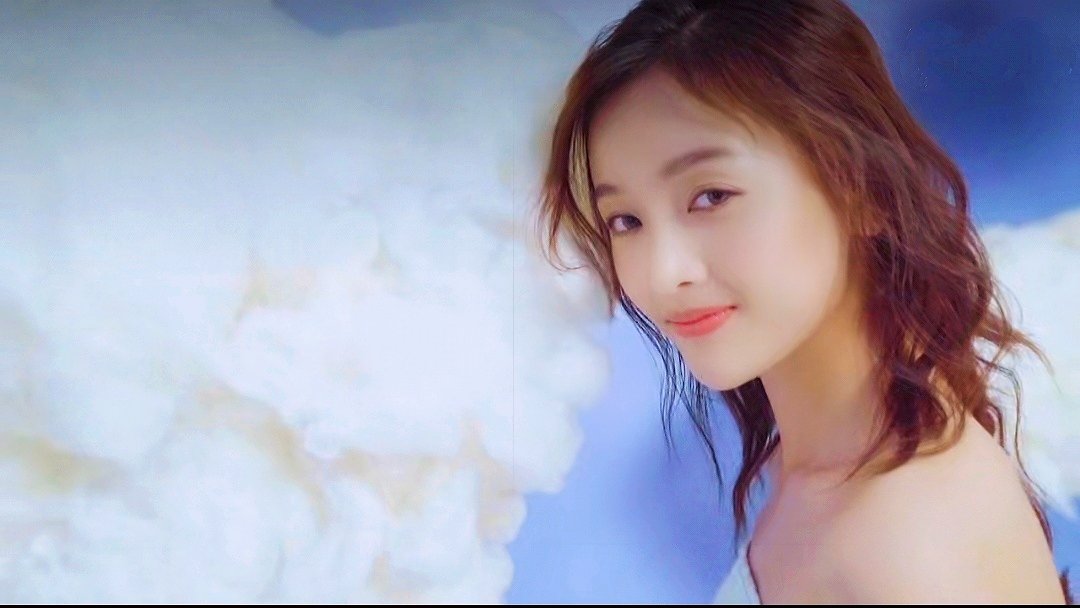 你们不觉得她蜜汁像《奋斗》里饰演陆璐的那个女演员吗