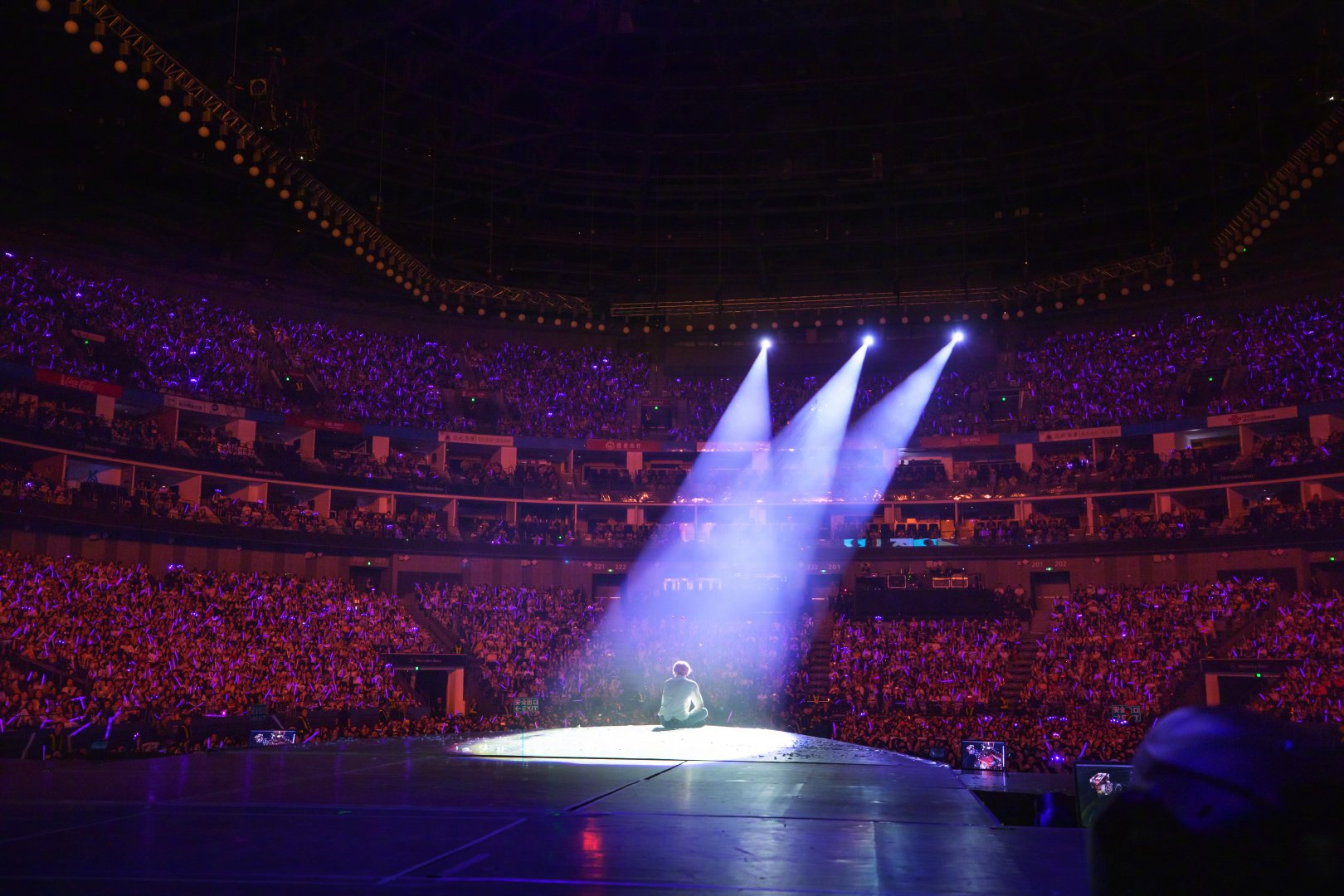 主题:zyx的演唱会,让我深深感受到喜欢一个充满才华,想象力丰富,且