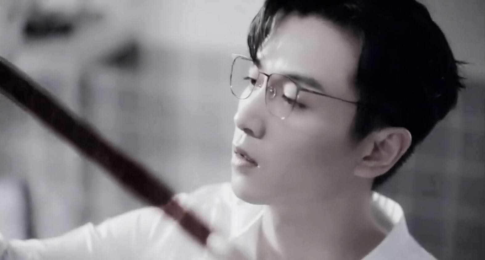 主题:陈晓这个戴眼镜的造型真好看[30]收藏该帖已收藏