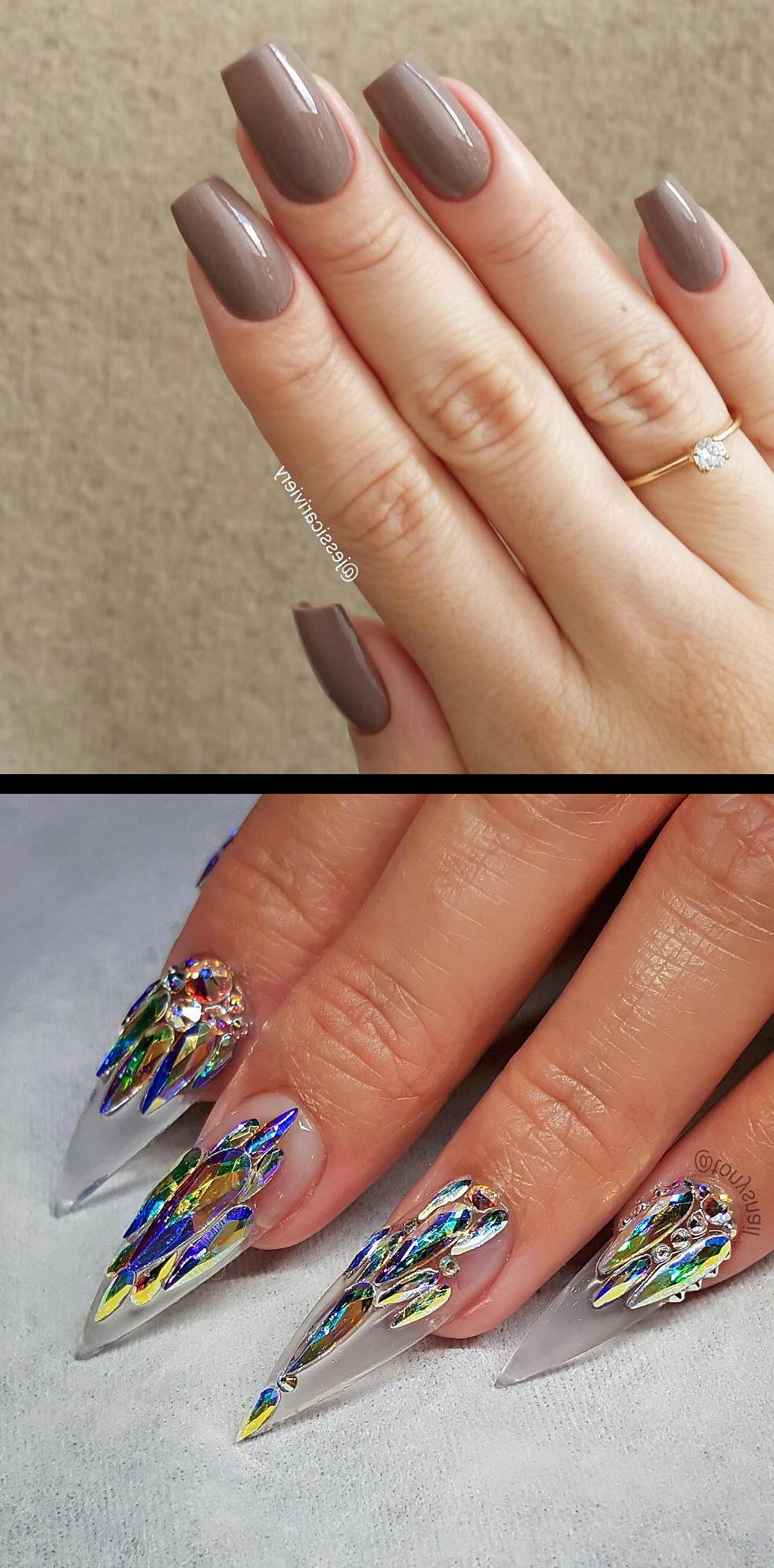 family nails,light purple nails,Vou contar a histdesse esmalte pra vocEstava na princesa_cosmeticos em Campinas dando aquela olhadinha bnos esmaltes e pensando comigo: NVOU LEVAR NADA... tenho esmaltes demais e jprometi que nvou gastar mais UM REAL com isto e de repente me deparo com um vidrinho da hevora.oficial que me chamou atena princpensei: devo ter cores iguais... aolhei beeem e vi que ele tinha um brilho diferente e jque estava na promopeguei Gentee quando eu cheguei em casa que testei... Que esmalte perfeito! Na foto nconsegui pegar, mas ele tem um efeito brilhoso que simplesmente MARAVILHOSO! E nntinha uma cor tlinda quanto esta! Com certeza vou usar ele mais vezes...A cor se chama , Divando e a marca hevora.oficial O anelzinho lindo da agridocefashion Love Crystal Swarovski