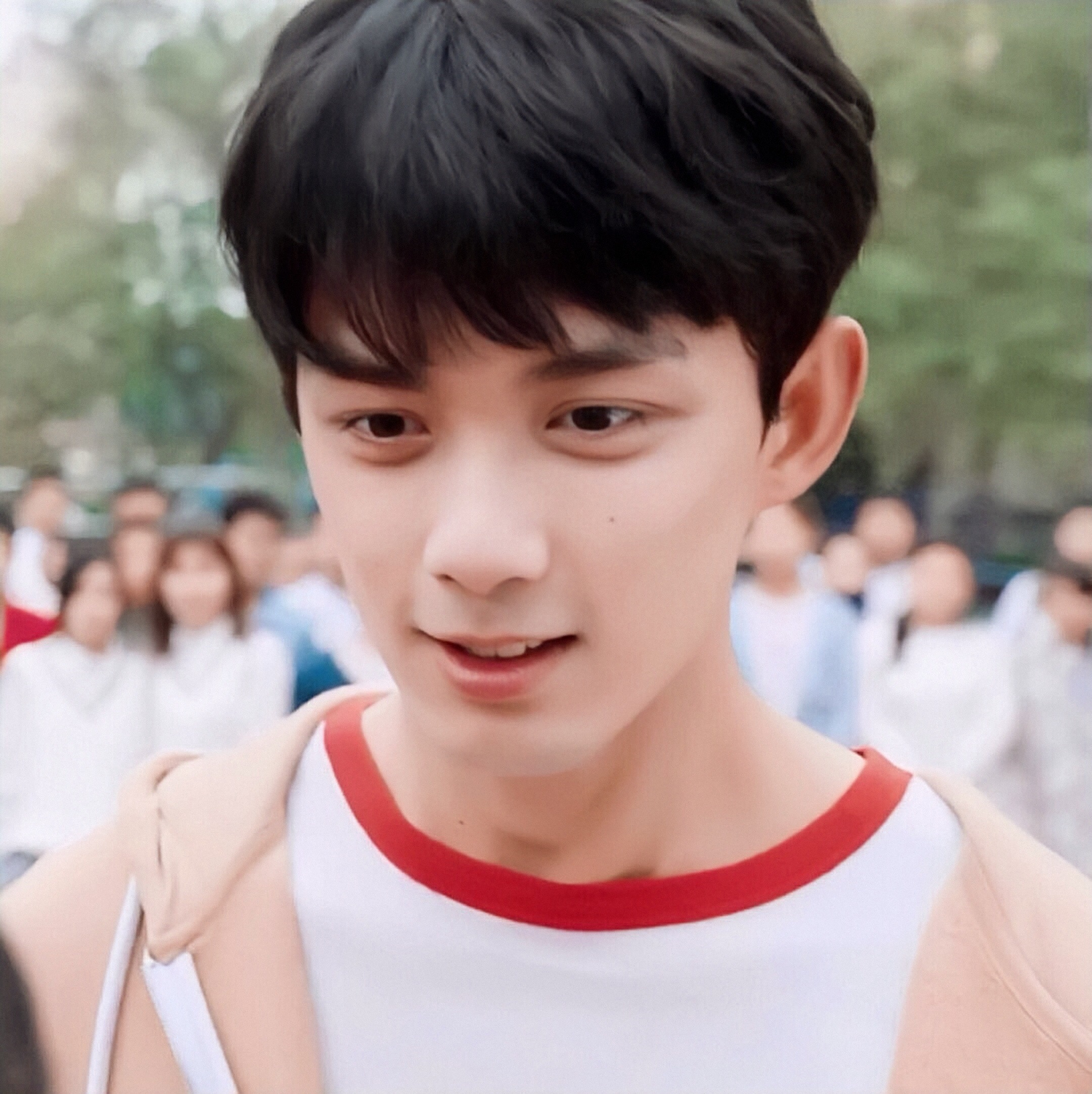 主题:【失焦的双眼错过了多彩世界,还好有温暖的心灵