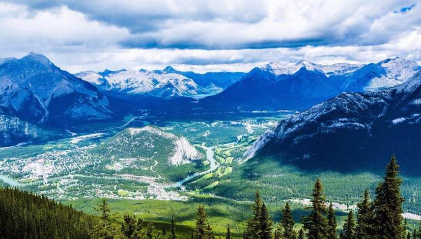 主题:我的外国助教说一直以为水墨山水是想象的,她爬了黄山才知道原来