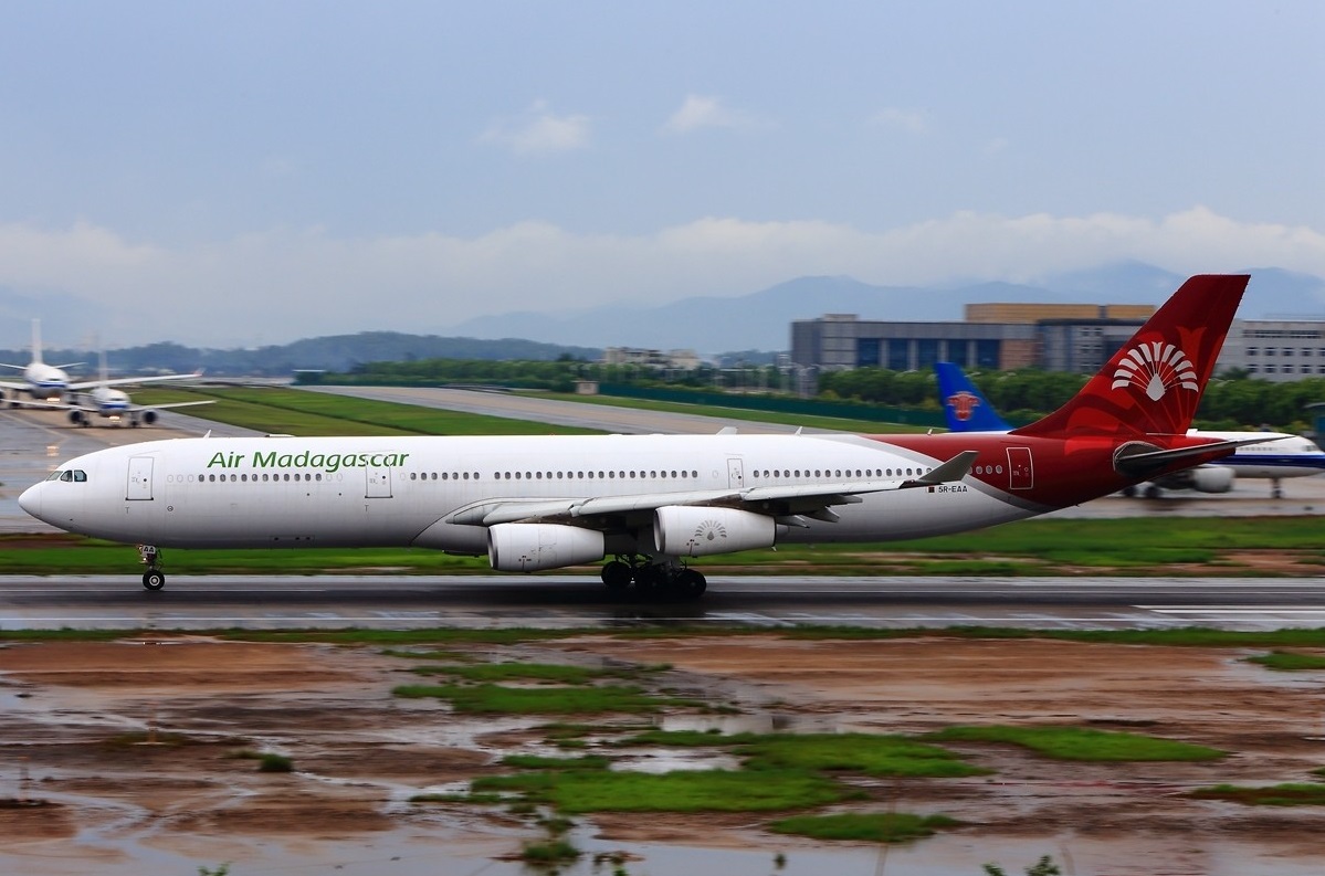 马达加斯加航空波音737于2019年1月14日从马达加斯加桑巴瓦机场起飞 编辑类照片 - 图片 包括有 乘客, 布尔人: 176889816