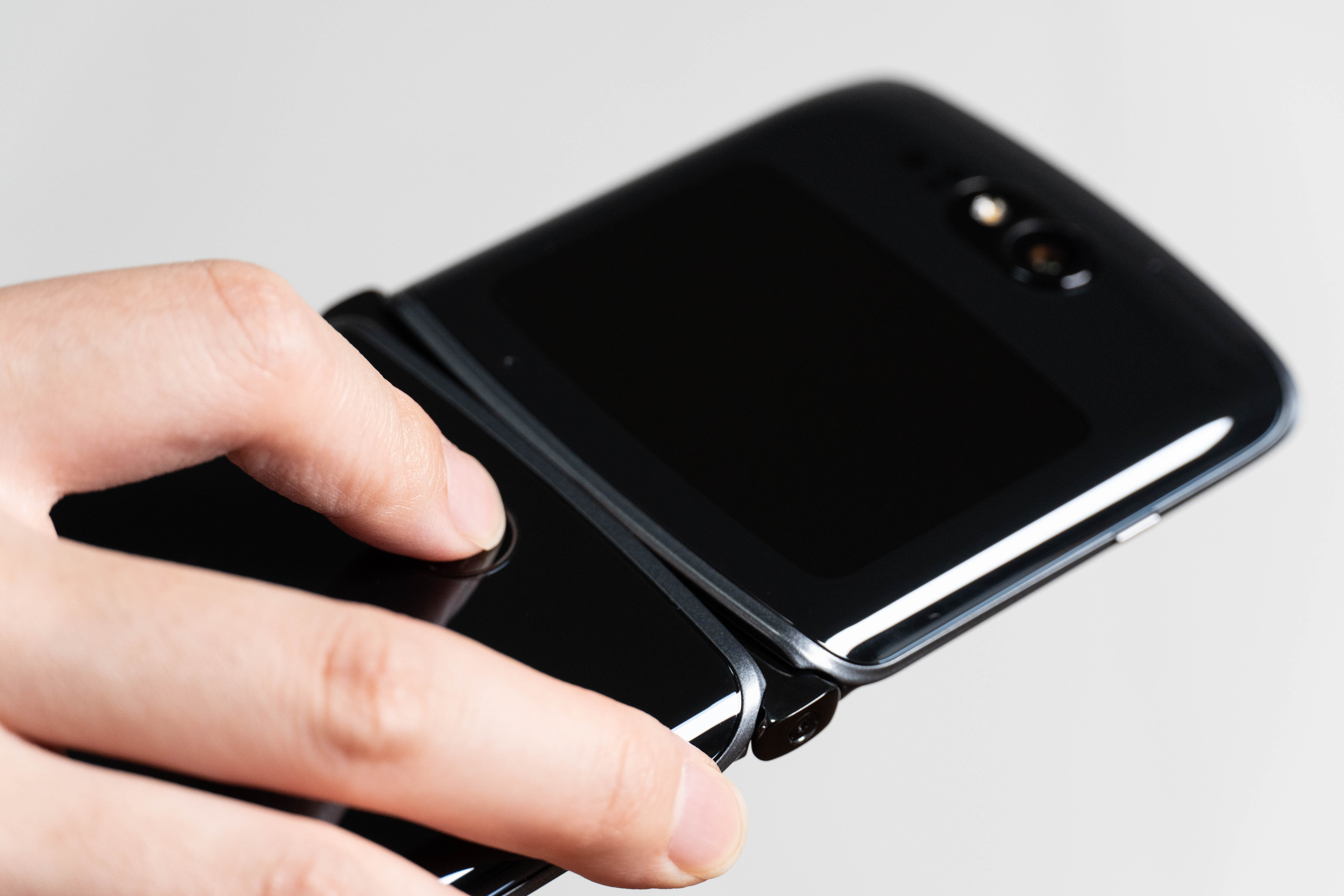 摩托罗拉razr5g刀锋手机上手测评-值得买