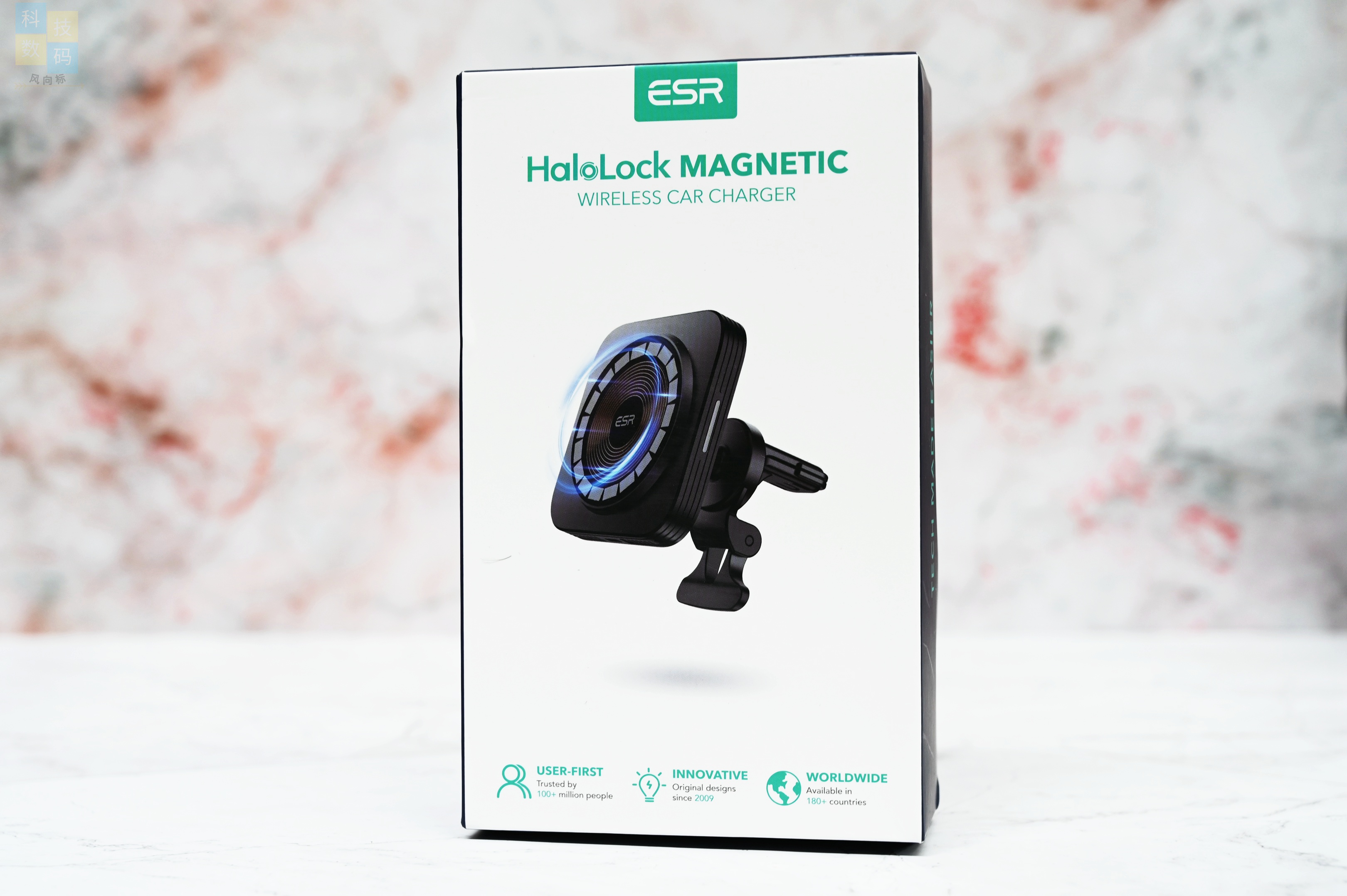 车上也能一放即充,还有磁吸固定设计,亿色车载磁吸无线充电器体验