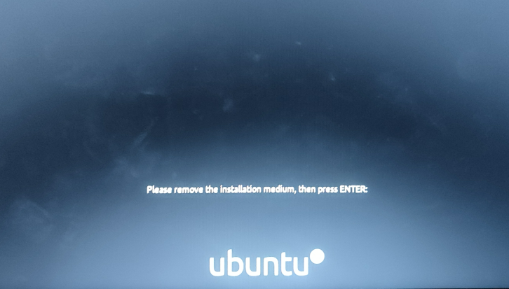 Ubuntu提醒拔出U盘并回车.png